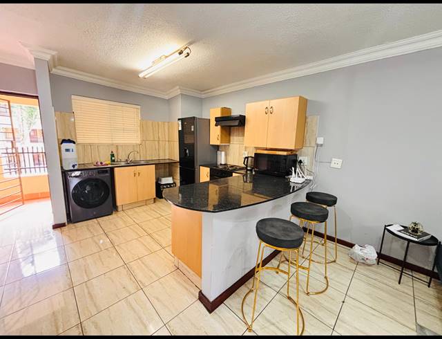 2 BEDROOM SECTIONAL TITLE FOR SALE IN NIEUW MUCKLENEUK